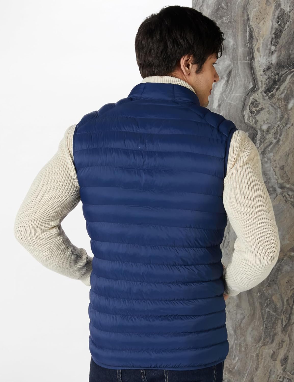 Amazon Brand - Symbol Men's Feather Light Nylon Quilted Jacket - Image 2